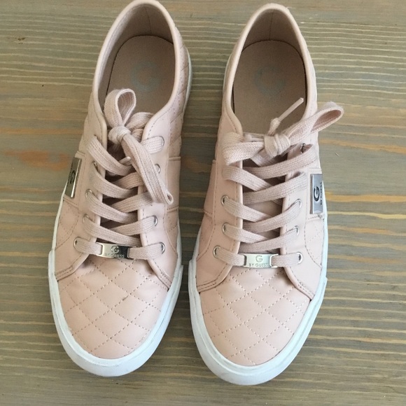 Guess Sz 10 - Picture 2 of 6